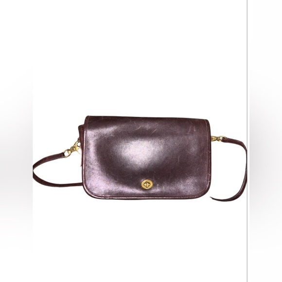 Coach Handbags - Vintage Coach Brown Leather Turn-lock Flap Crossbody Purse